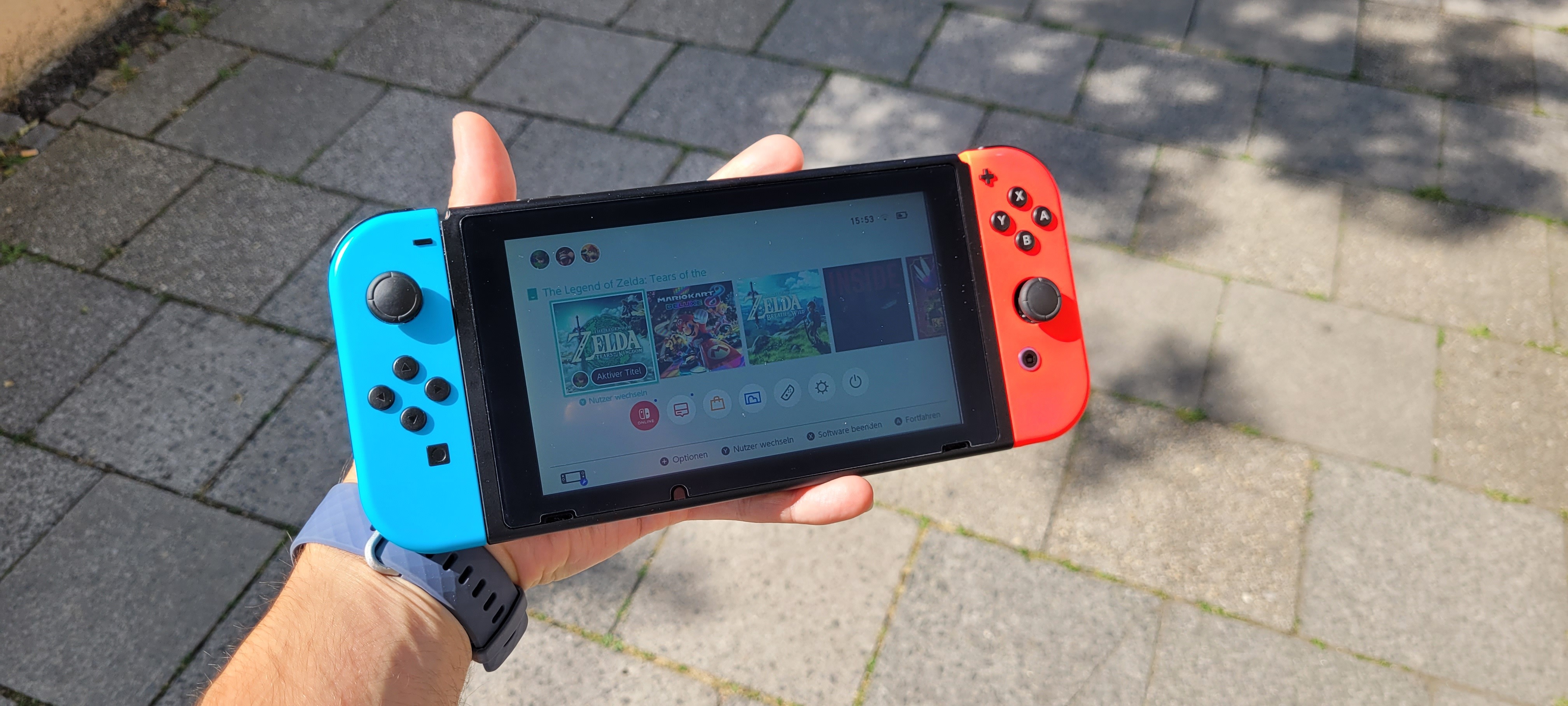 Carrying an active Nintendo Switch outside