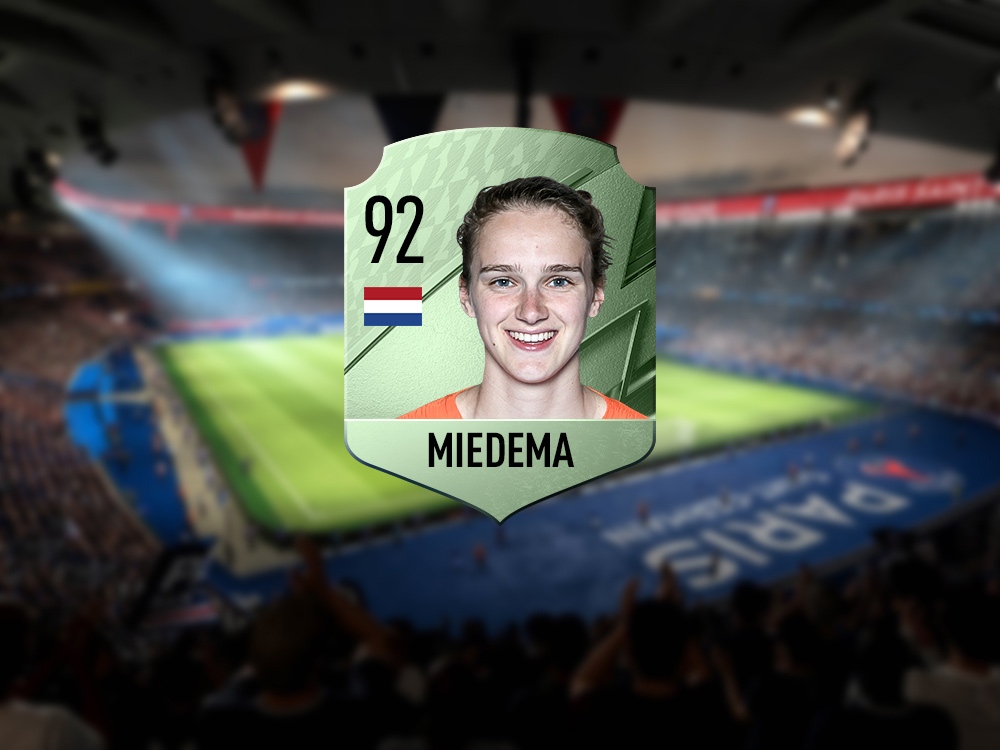 22 Vivienne Miedema