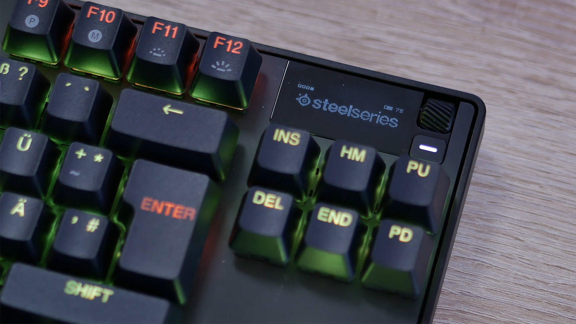 Die Tastatur hat ein kleines OLED-Display. © Gamers Gear