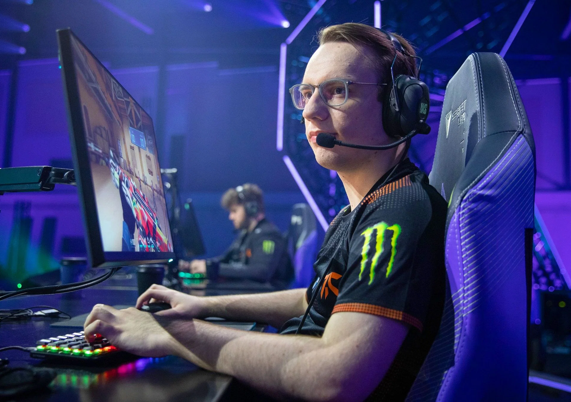 Fnatic Derke Settings & Hardware (2023)