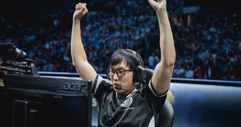 Doublelift via Lo L Esports Photos