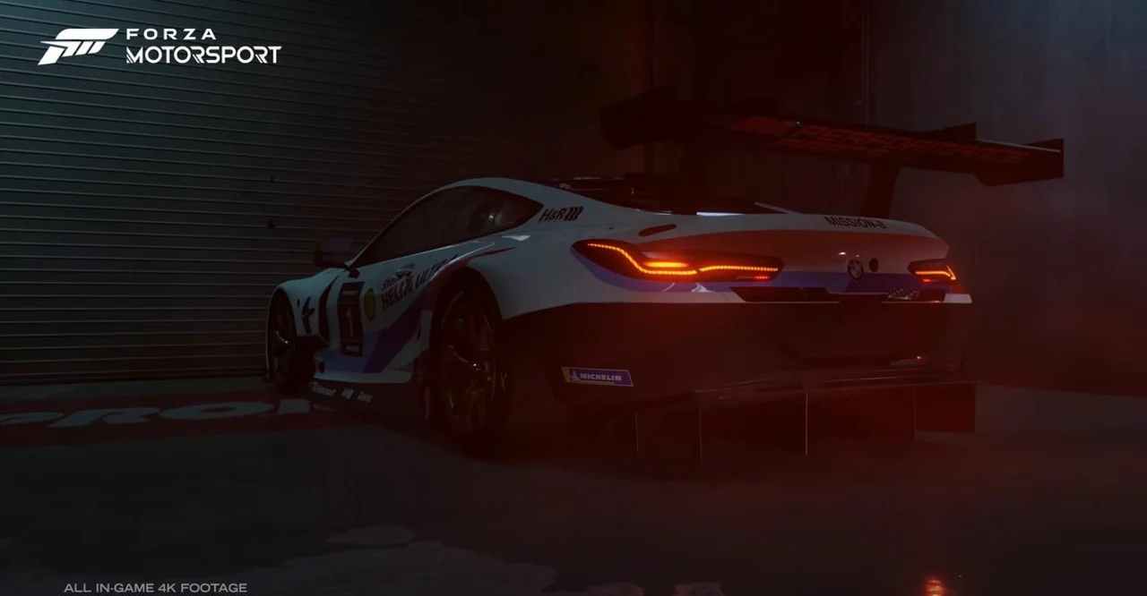 On-Track Garage in Forza Motorsport