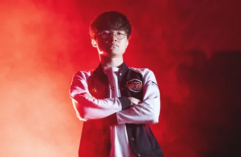 Faker stays with T1