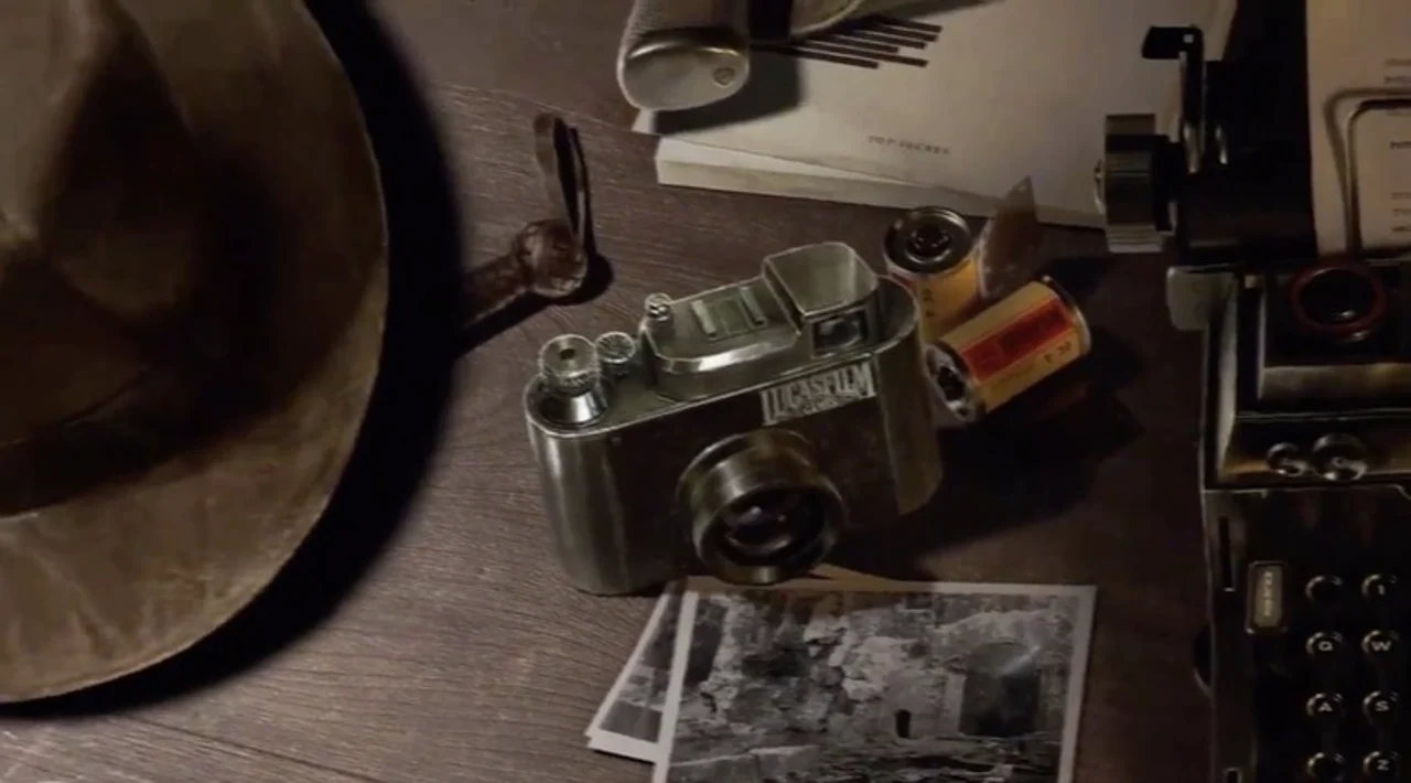 Indy's hat and camera