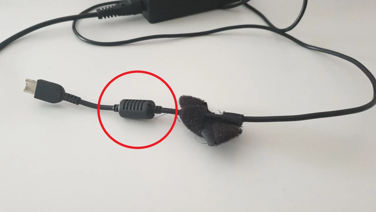 Computer cable ferrit core