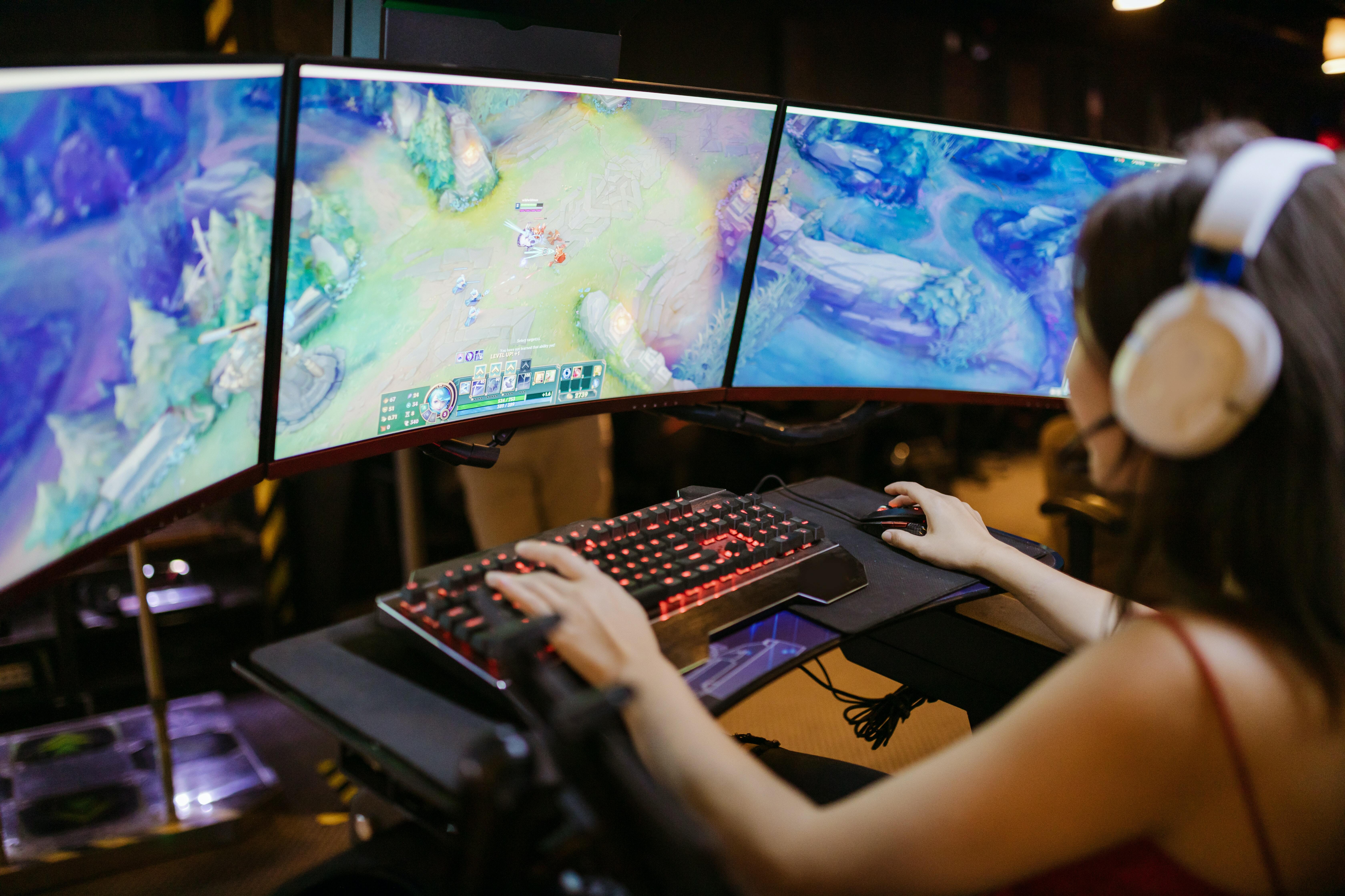 Lo L Gaming Communication