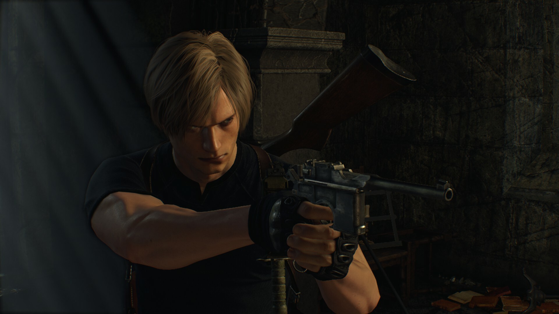 Leon holding the Red9 handgun in Resident Evil 4