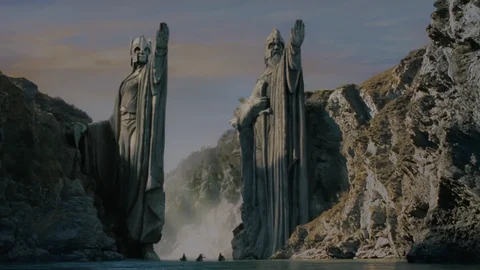 Statues of Elendil Lord of the Rings
