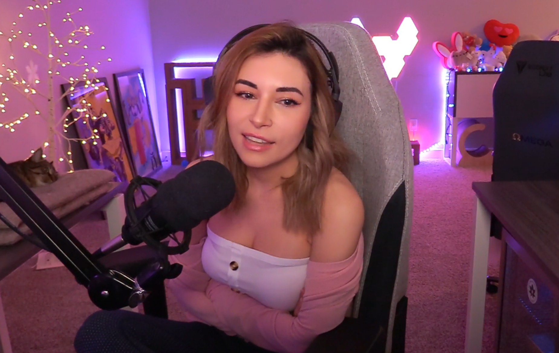Alinity amouranth indiefoxx asmr