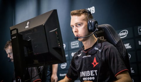 Astralis gla1ve back