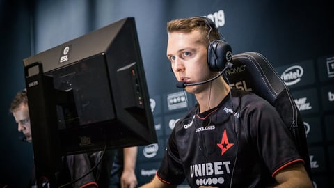 Astralis gla1ve back