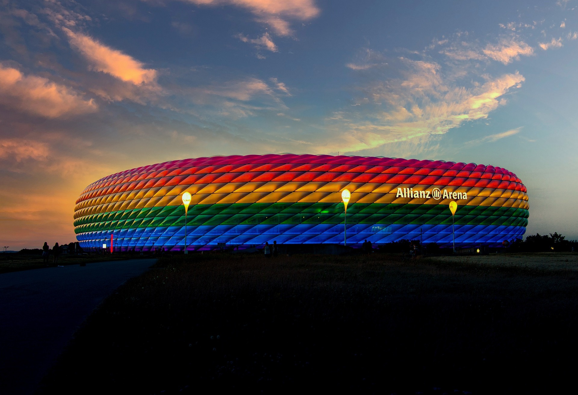 Allianz Arena en colores arcoiris