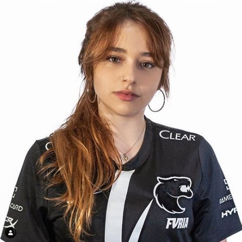 Gabriela furia esports