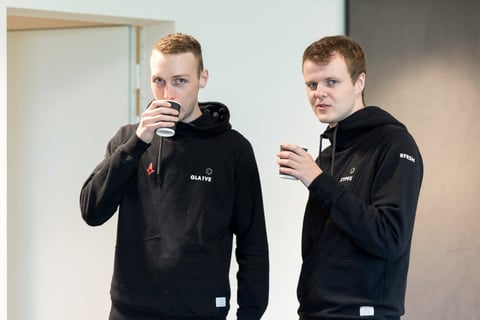 Gla1ve xyp9x