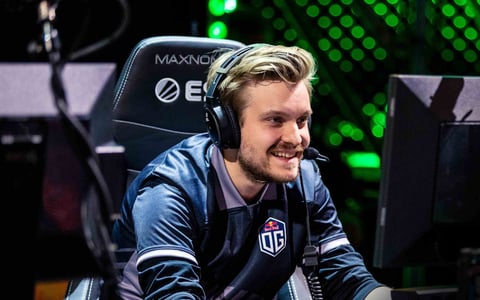 Jerax og dota 2