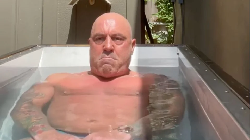 Joe Rogan's 20 Minute Ice Bath is Going Viral on Instagram | EarlyGame