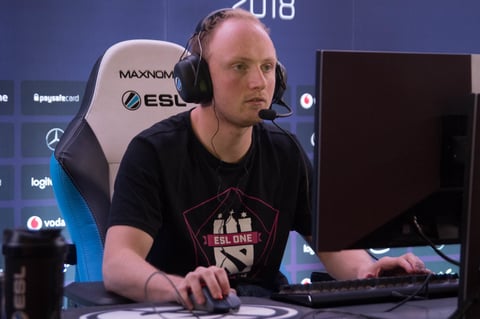 Misery dota 2 esl