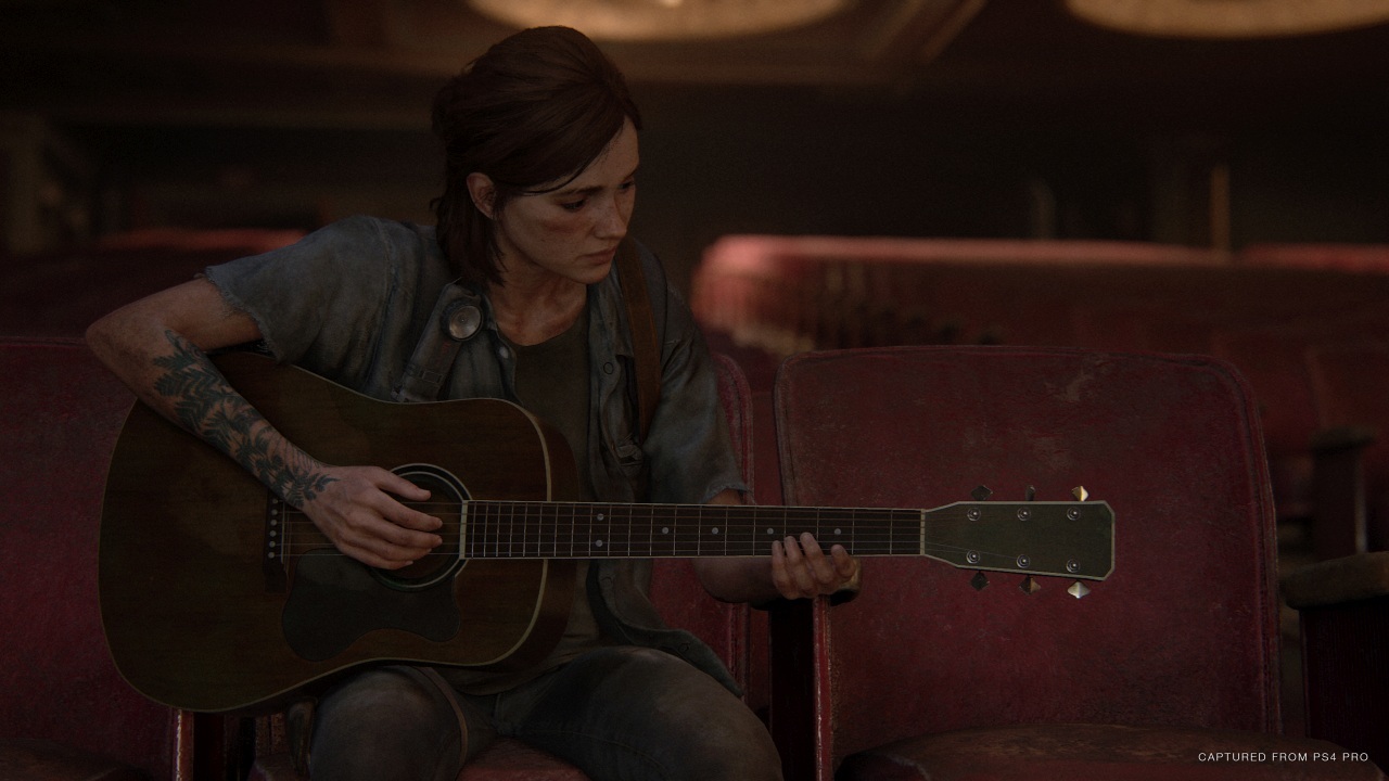 Ellie tocando la guitarra en The Last of Us Parte 2